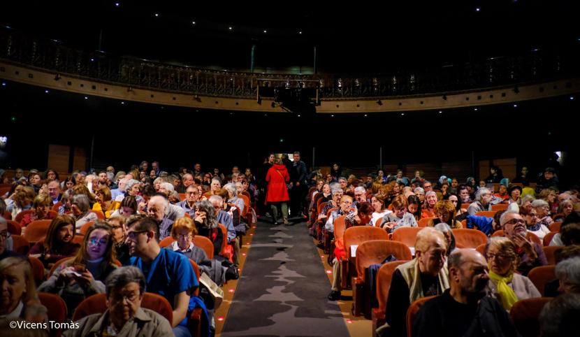 El teatre Romea vibra amb el grup Gospel 4 Cors